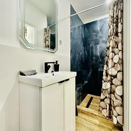 Clever Near Shopping Center Appartamento *